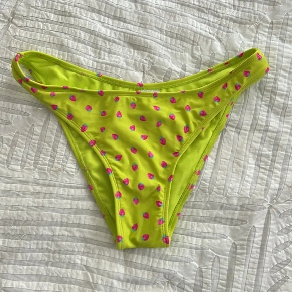 Target Wild Fable Swimsuit Set / Strawberry Print - Picture 3 of 4